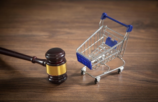 Czy ochrona sklepu ma prawo mnie przeszukać?