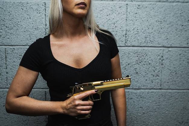 Jakie są pozwolenia na broń i kto może je otrzymać?