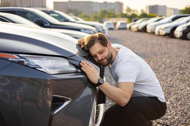 Kiedy przysługuje auto zastępcze po kolizji?