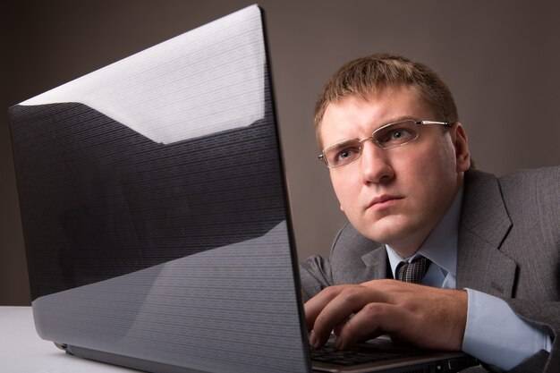 Kto nie może pełnić funkcji inspektora danych osobowych?